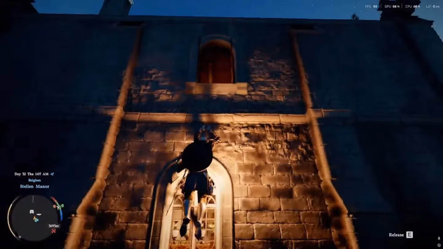 从北侧窗户进入