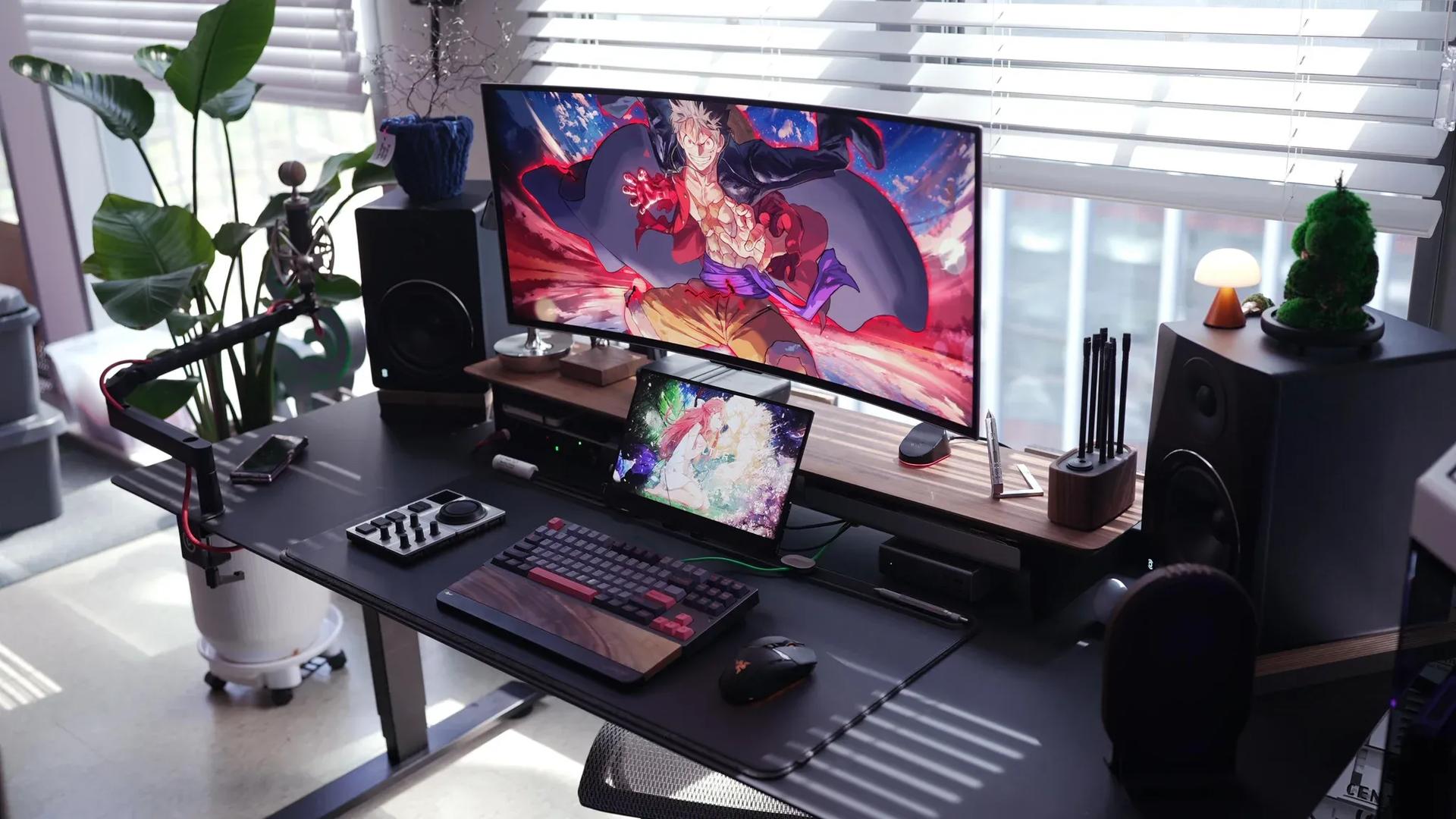 4K OLED Portable Monitor and Main Desk ...