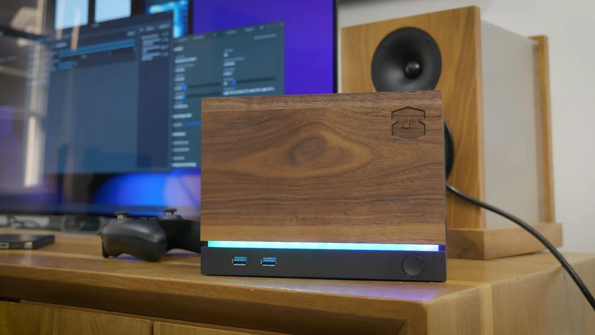 $950 DIY Steam Machine Beats Valve to the Punch With Wood Panels image
