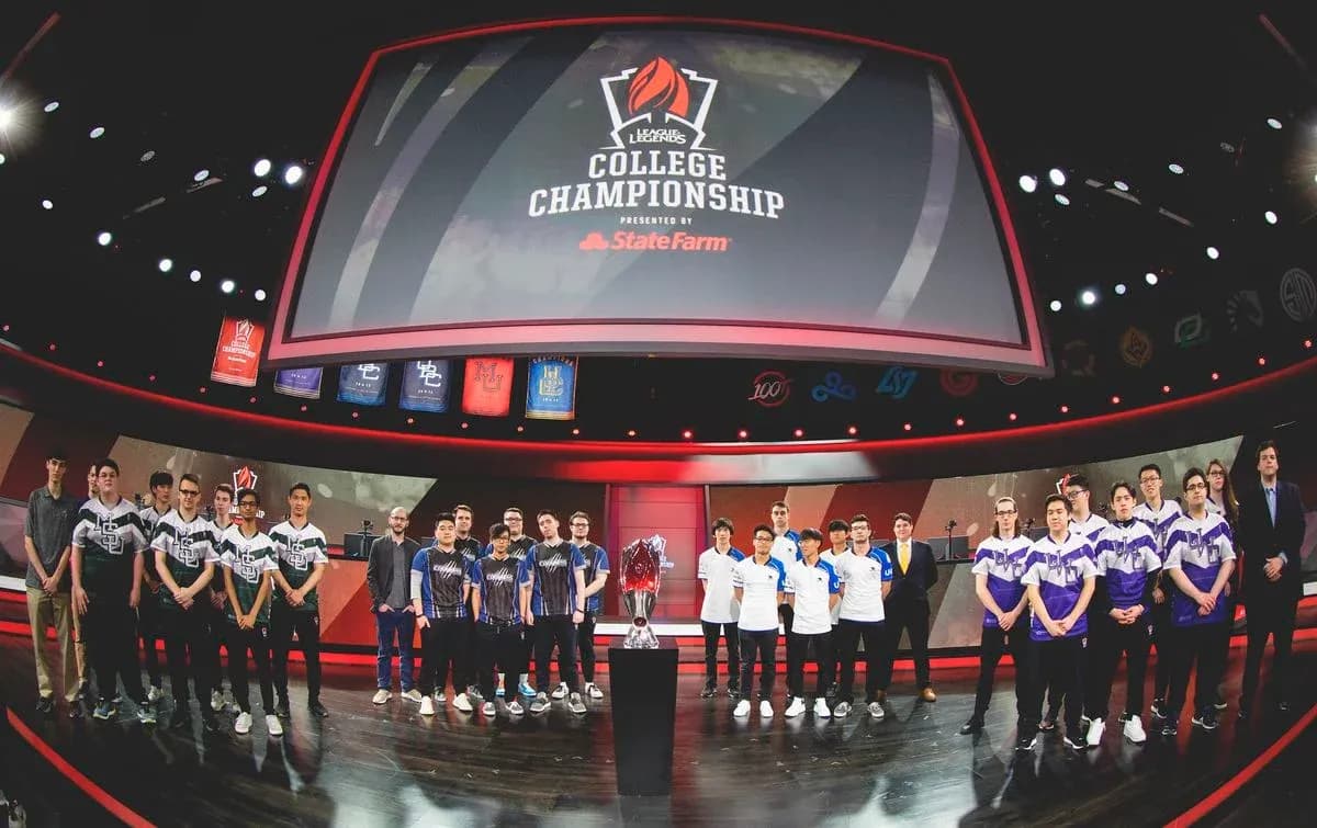Elite Gamers Can Now Earn a $15,000 College Scholarship image