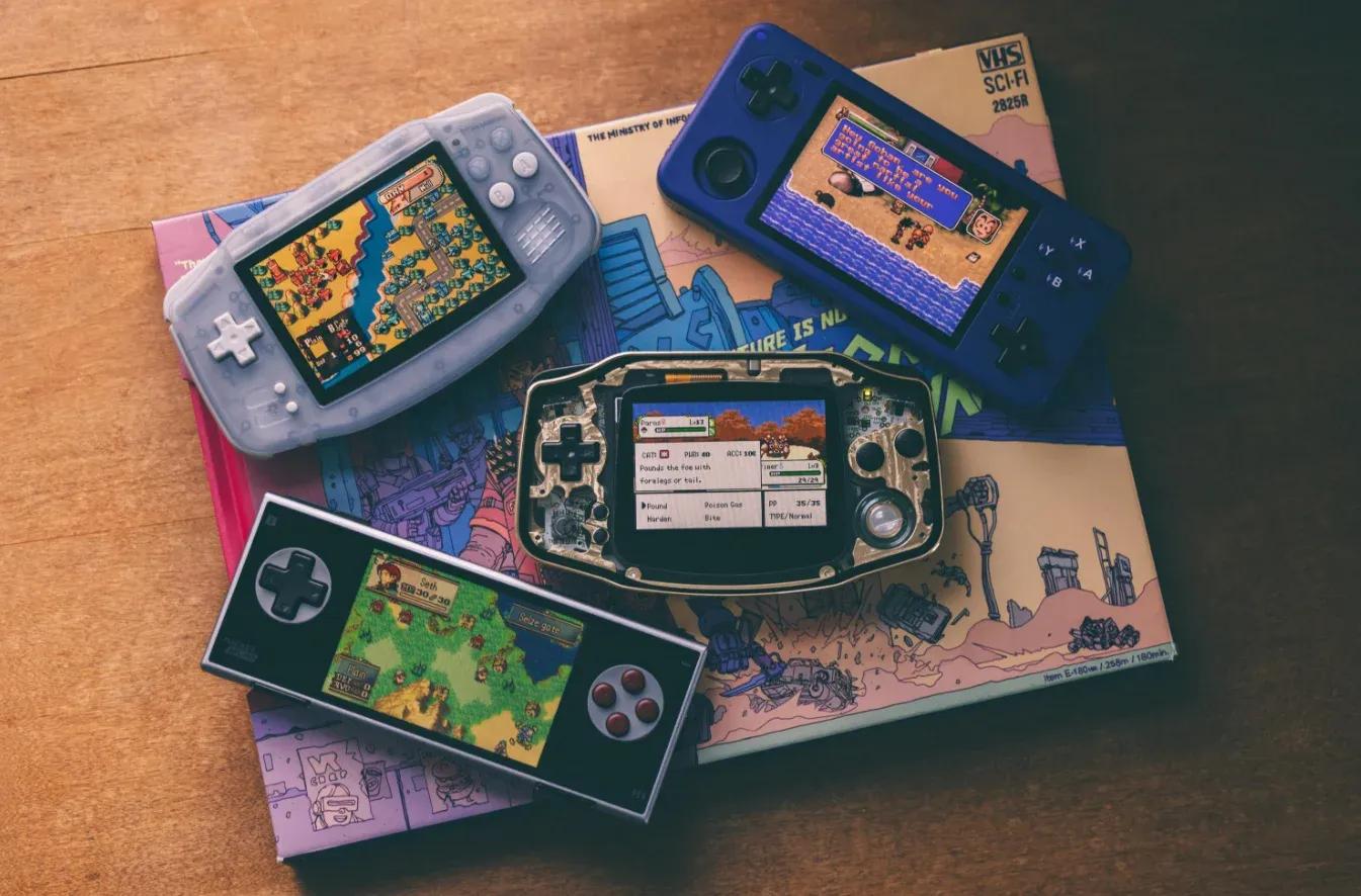 팬들이 닌텐도의 더 많은 기기 출시를 바라는 게임보이 어드밴스 MP3 플레이어 image