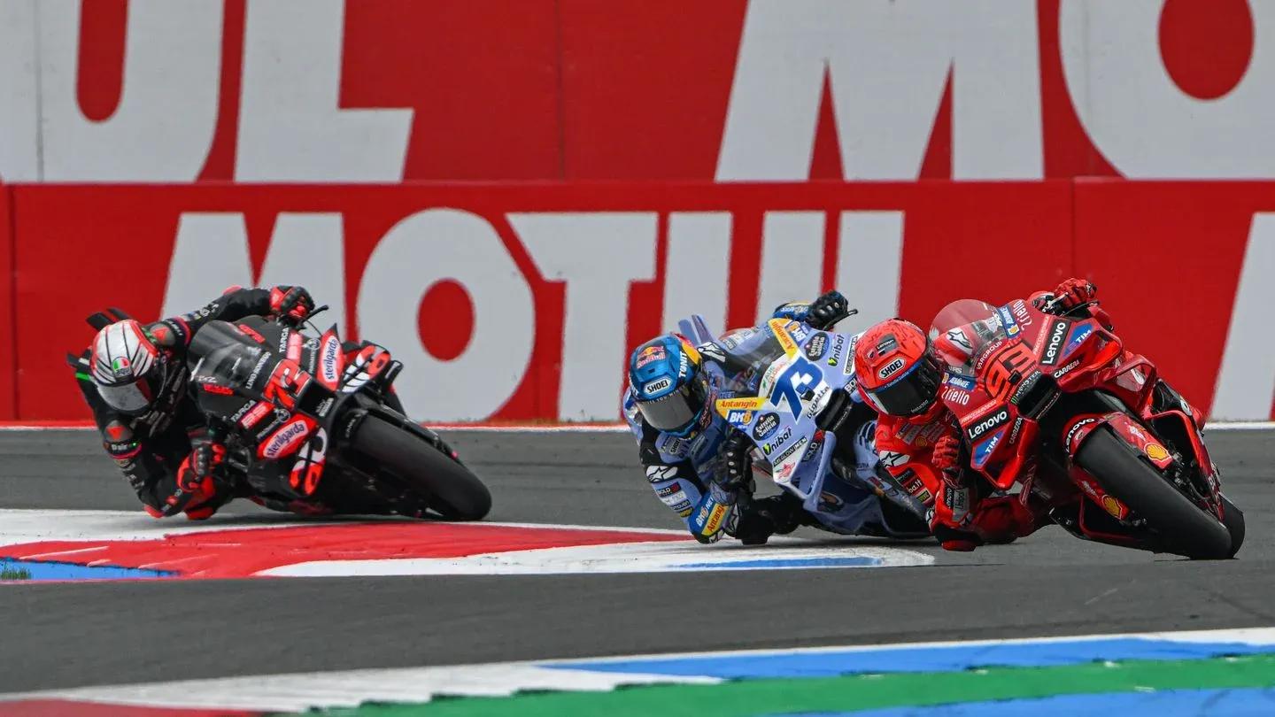 MotoGP™ elbow dragging: Why Do Riders ...