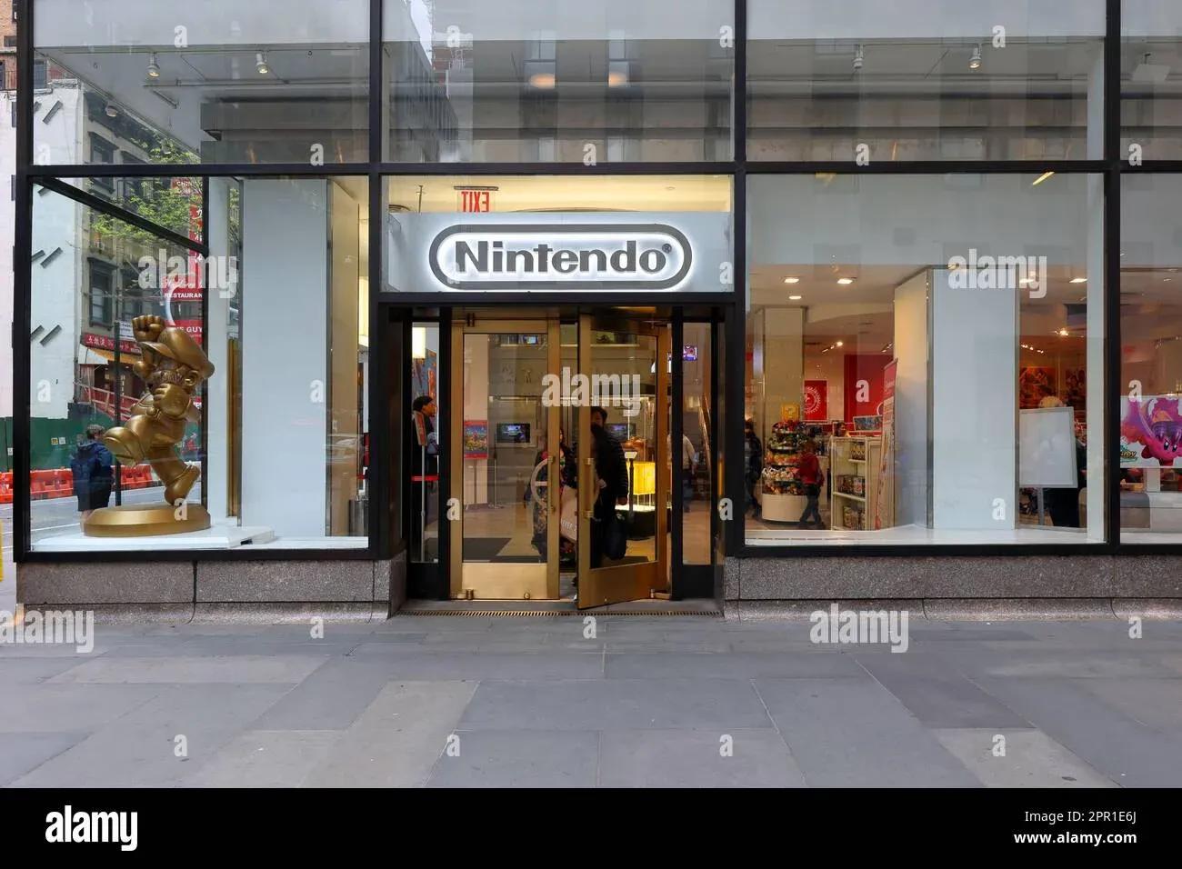 Nintendo store hi-res stock photography ...