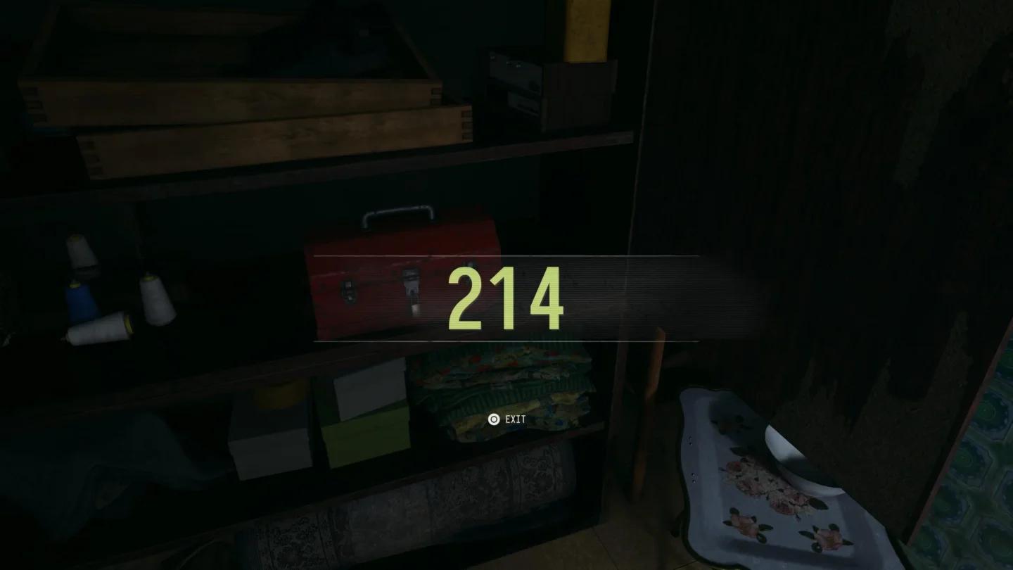 Base Camp 무전탑을 오르는 MW4 Stranded 미션의 플레이어