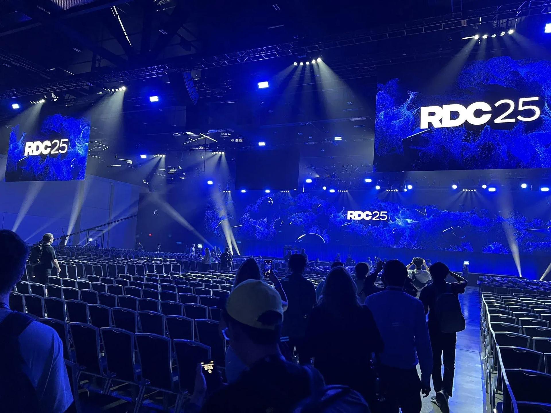 Roblox Developers Conference 무대 난입 사건: 'We Deserve Better' 외친 유튜버
